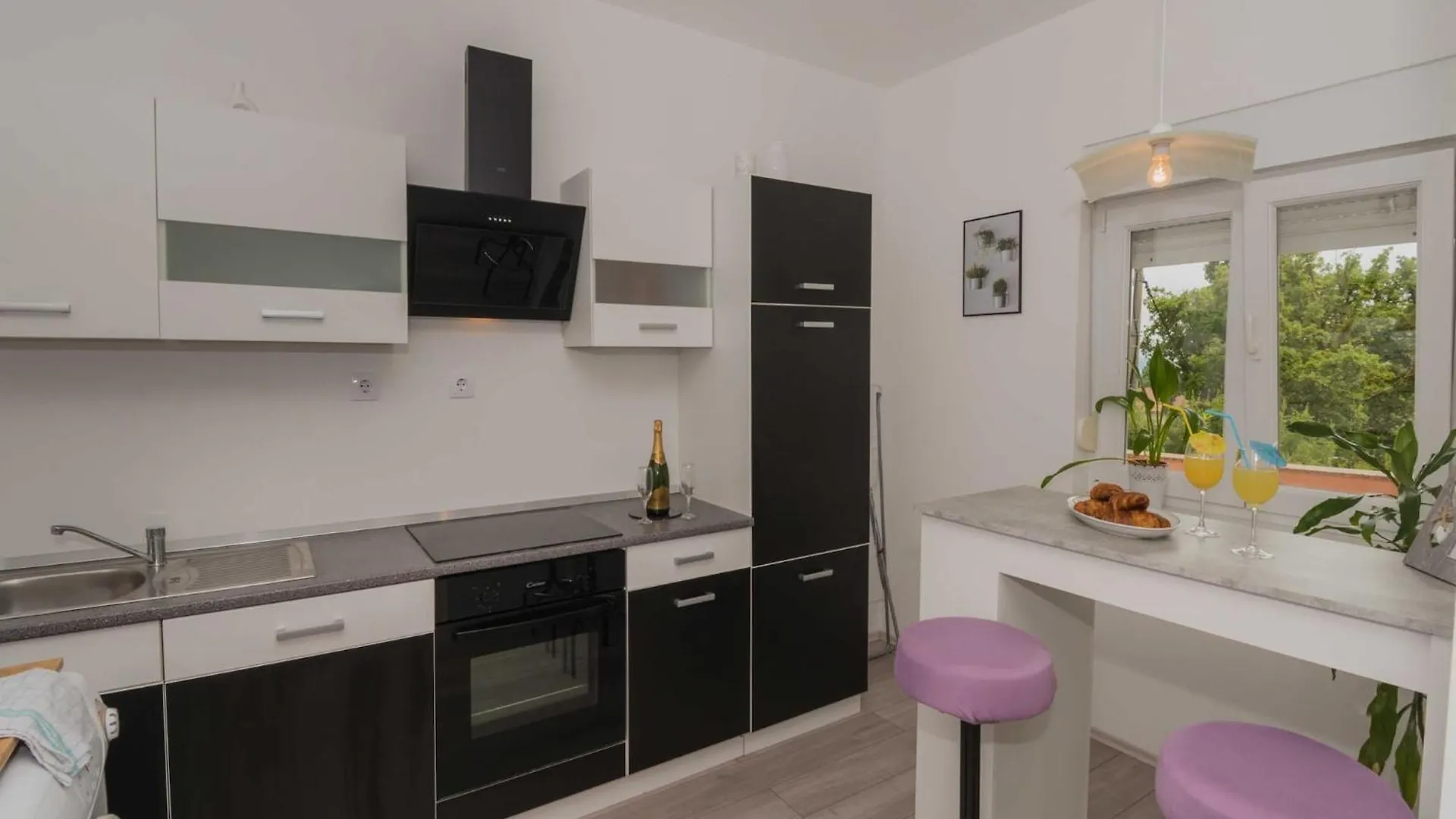 Apartment Lavanda - Four Bedroom Apartment With Hot Tub And Terrace Opatija